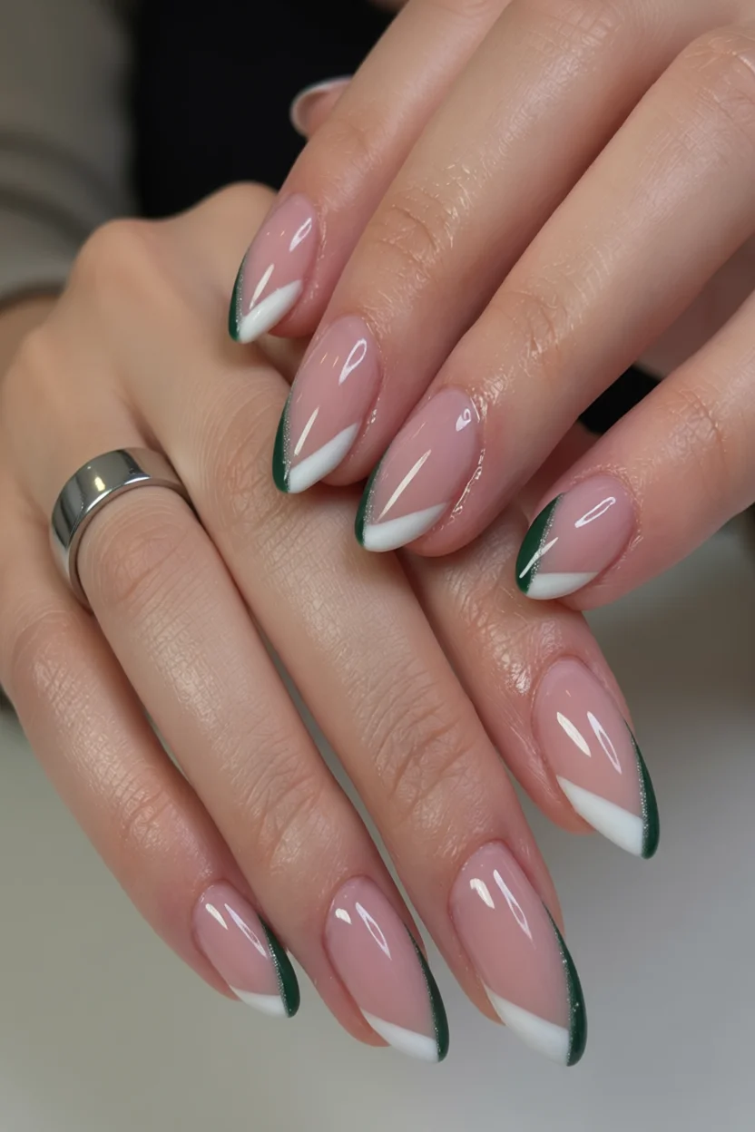 20 Tendencias de uñas verde escuro para darle un toque diferente a tu manicura 8