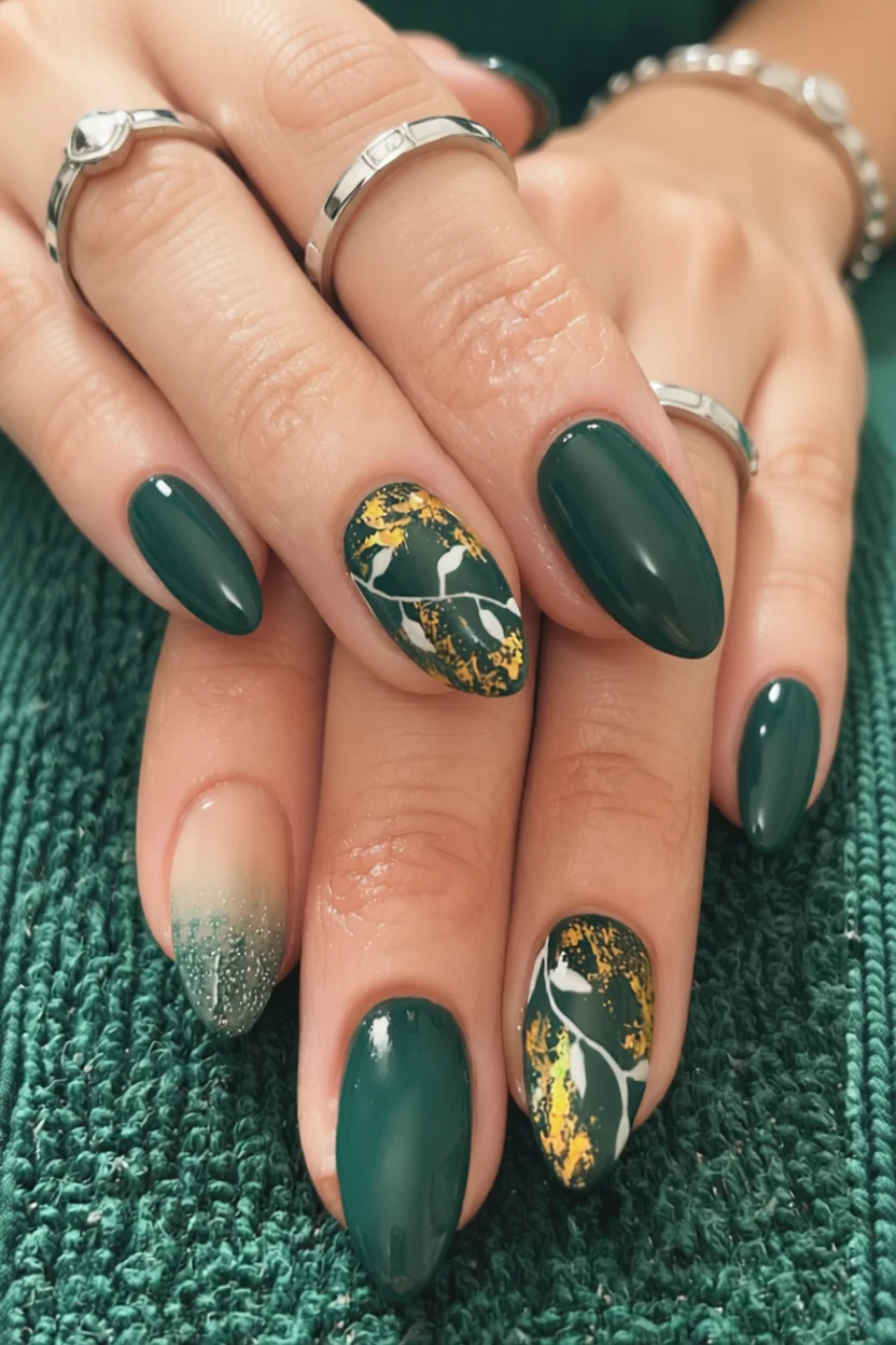 20 Tendencias de uñas verde escuro para darle un toque diferente a tu manicura 15