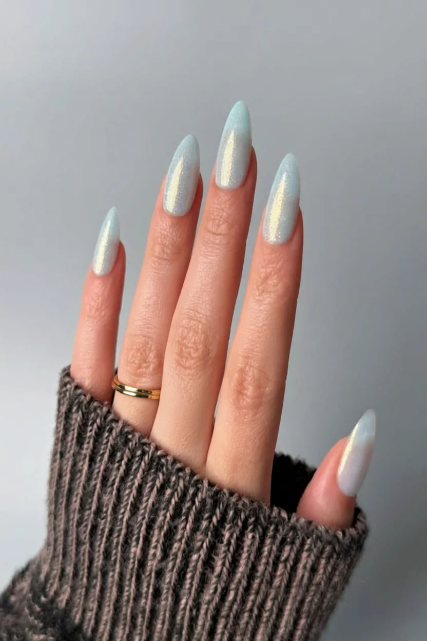 20 Uñas Azules que demuestran que este tono puede ser delicado y elegante 9