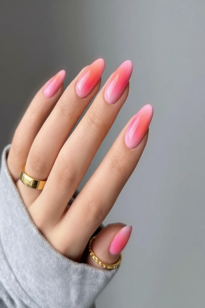 Flores en tus manos: 21 diseños de uñas elegantes para quienes buscan una manicura romántica 16
