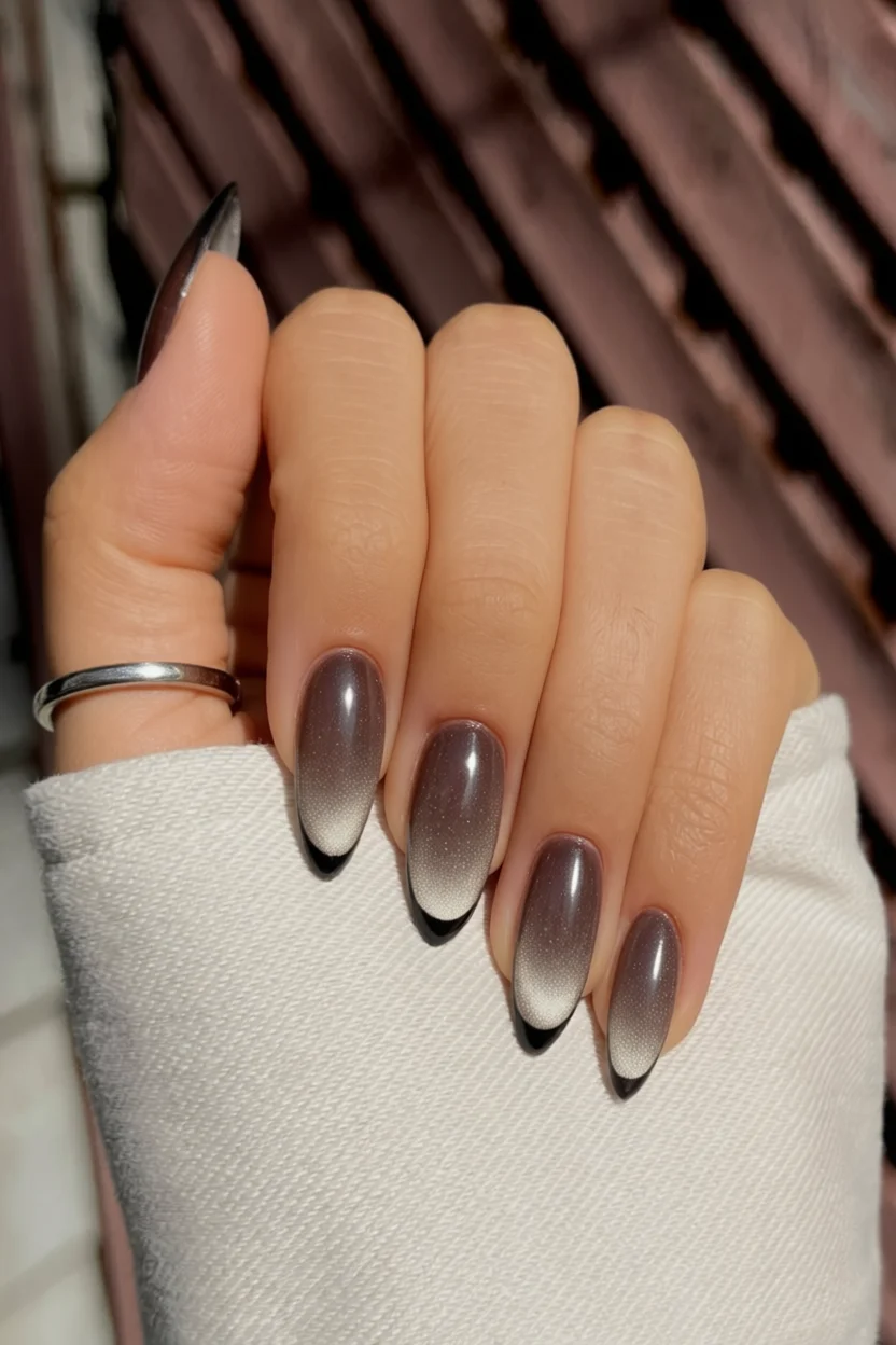 Uu00f1as francesas en degradado marru00f3n con puntas blancas