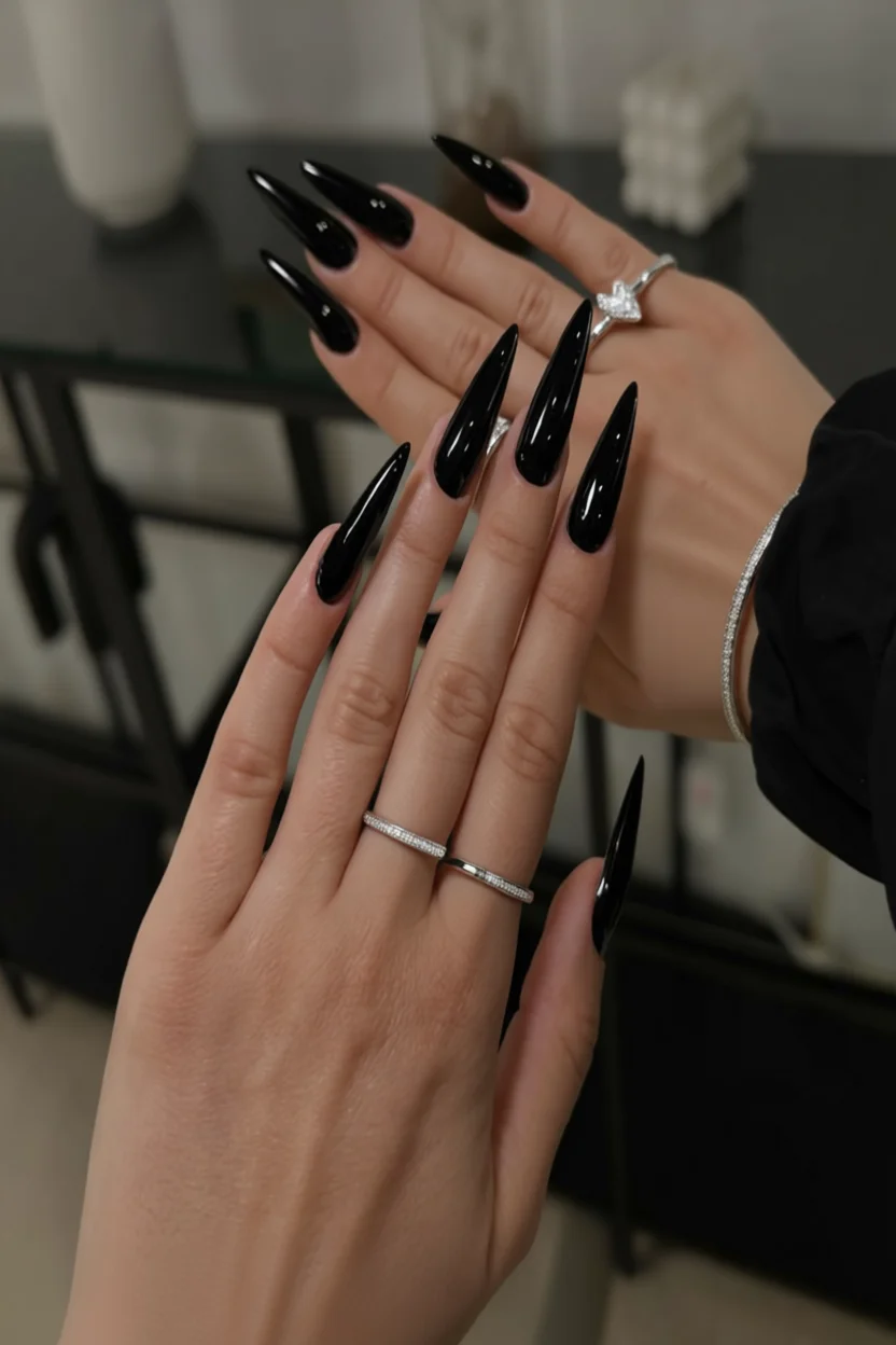 Uu00f1as negras que impresionan! 20 diseu00f1os que van mucho mu00e1s allu00e1 de lo tradicional 18